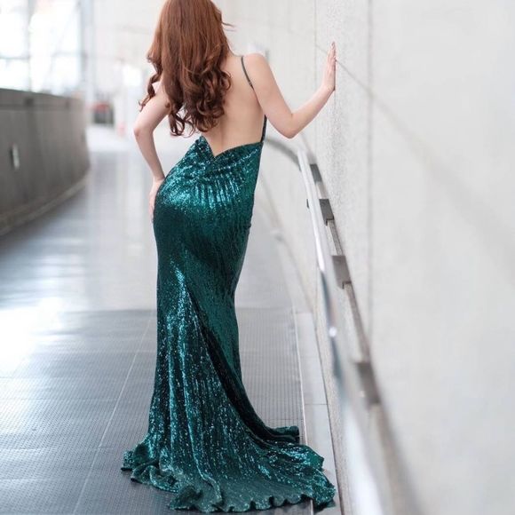 PORTIA & SCARLETT GLISTEN GOWN - PROM - Picture 3 of 7